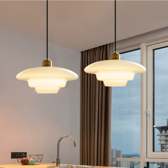 Melkwitte Glazen Hanglamp | Mid-Century Modern Design | Diameter Variaties | Verstelbare Ophanglengte | Glas en Messing | Geschikt voor 110V-120V | Elegant Statement Stuk voor Interieur