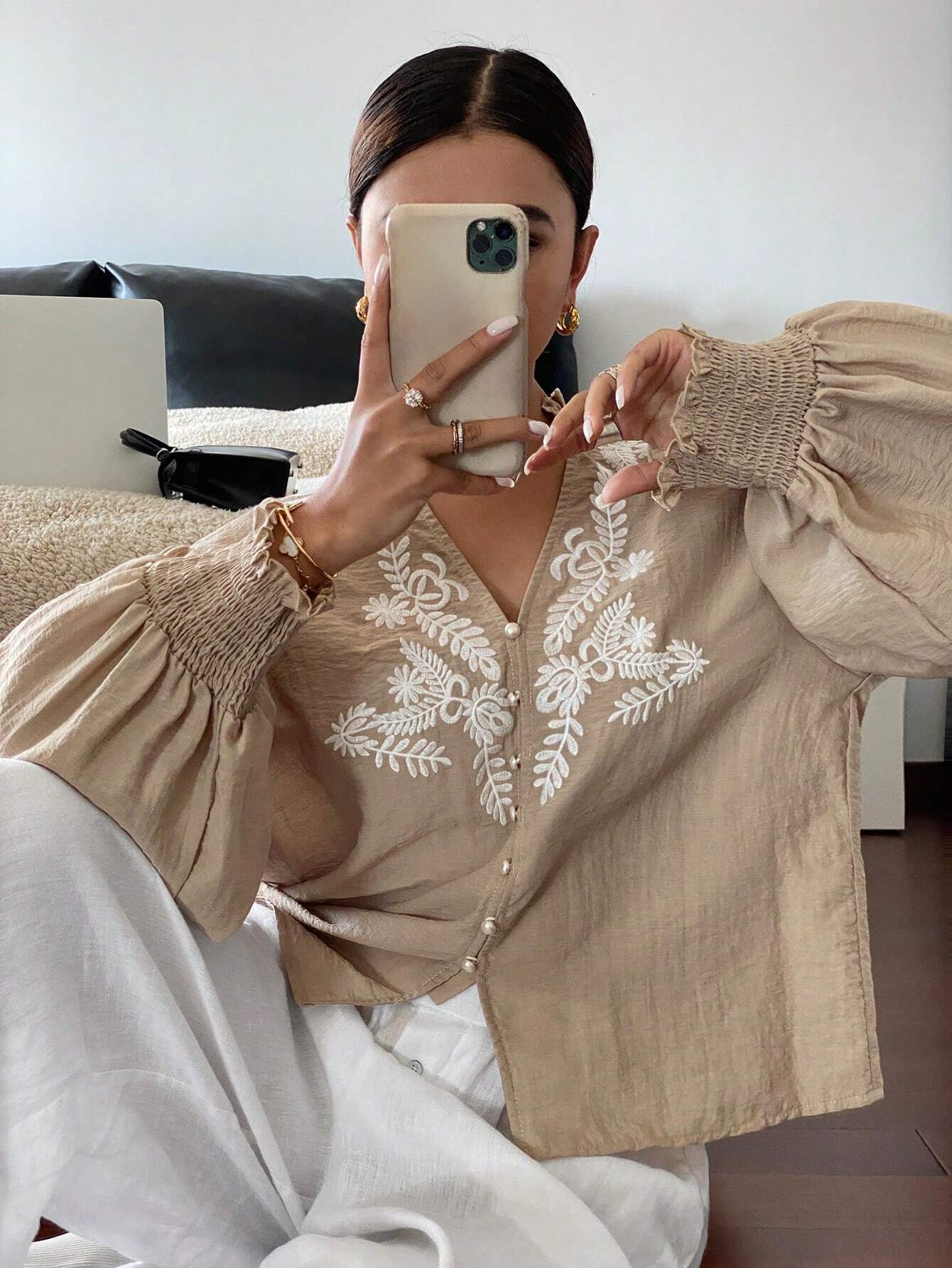 Frenchy Vakantie Overhemd met Knopen | Zomertop Dames | Casual top met geborduurd patroon en lange mouwen