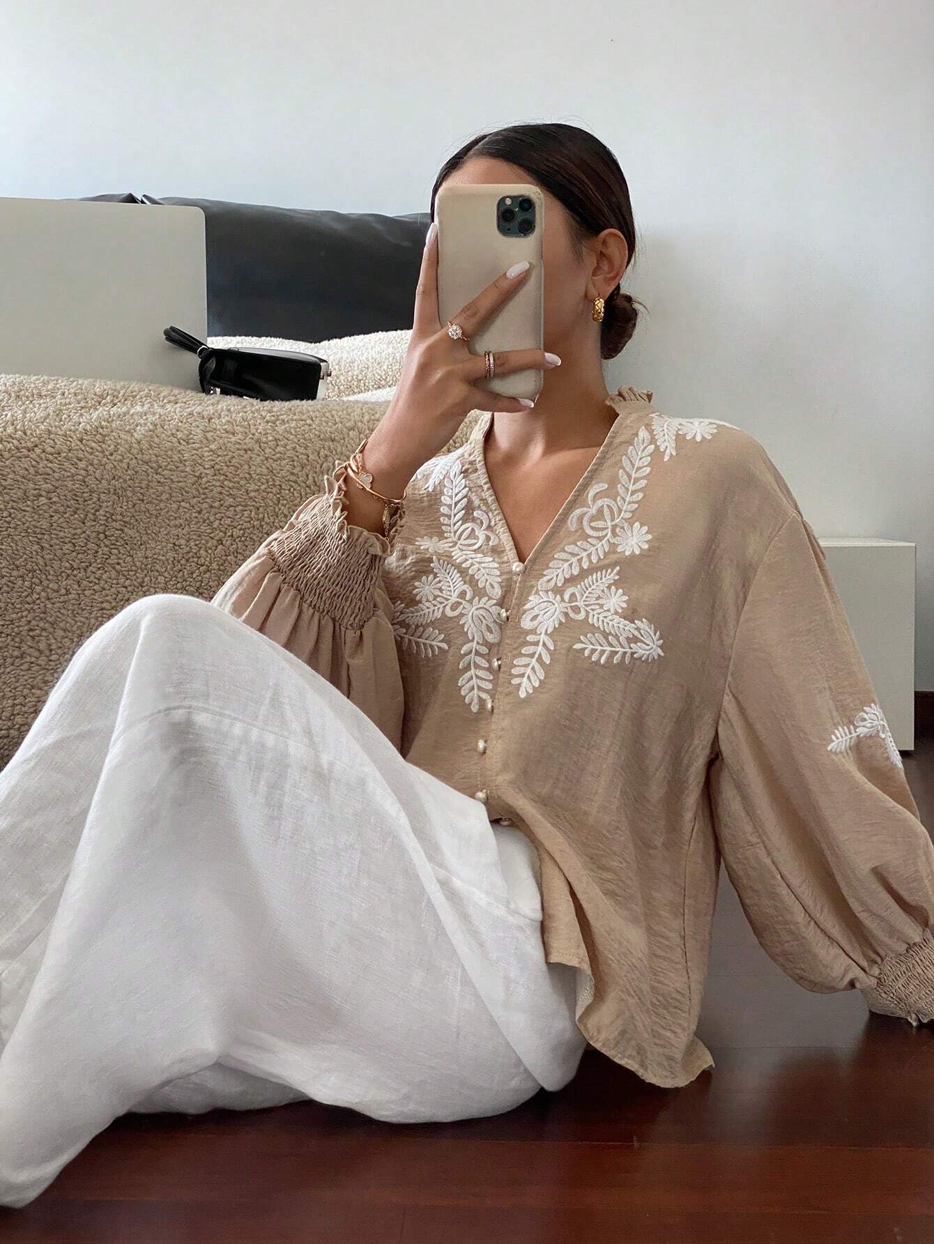 Frenchy Vakantie Overhemd met Knopen | Zomertop Dames | Casual top met geborduurd patroon en lange mouwen