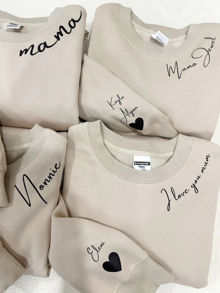 Embrace Hoodie | Te personaliseren met namen op de mouw