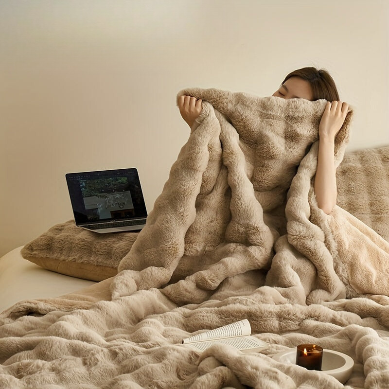 Double-sided Faux Rabbit Fleece Blanket | Soft Warm Blanket - Multifunctional for Bedroom, Sofa and Travel - For All Seasons