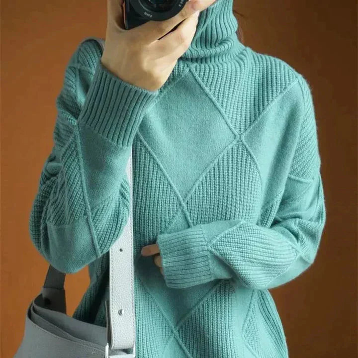 Olivia - Stylish turtleneck