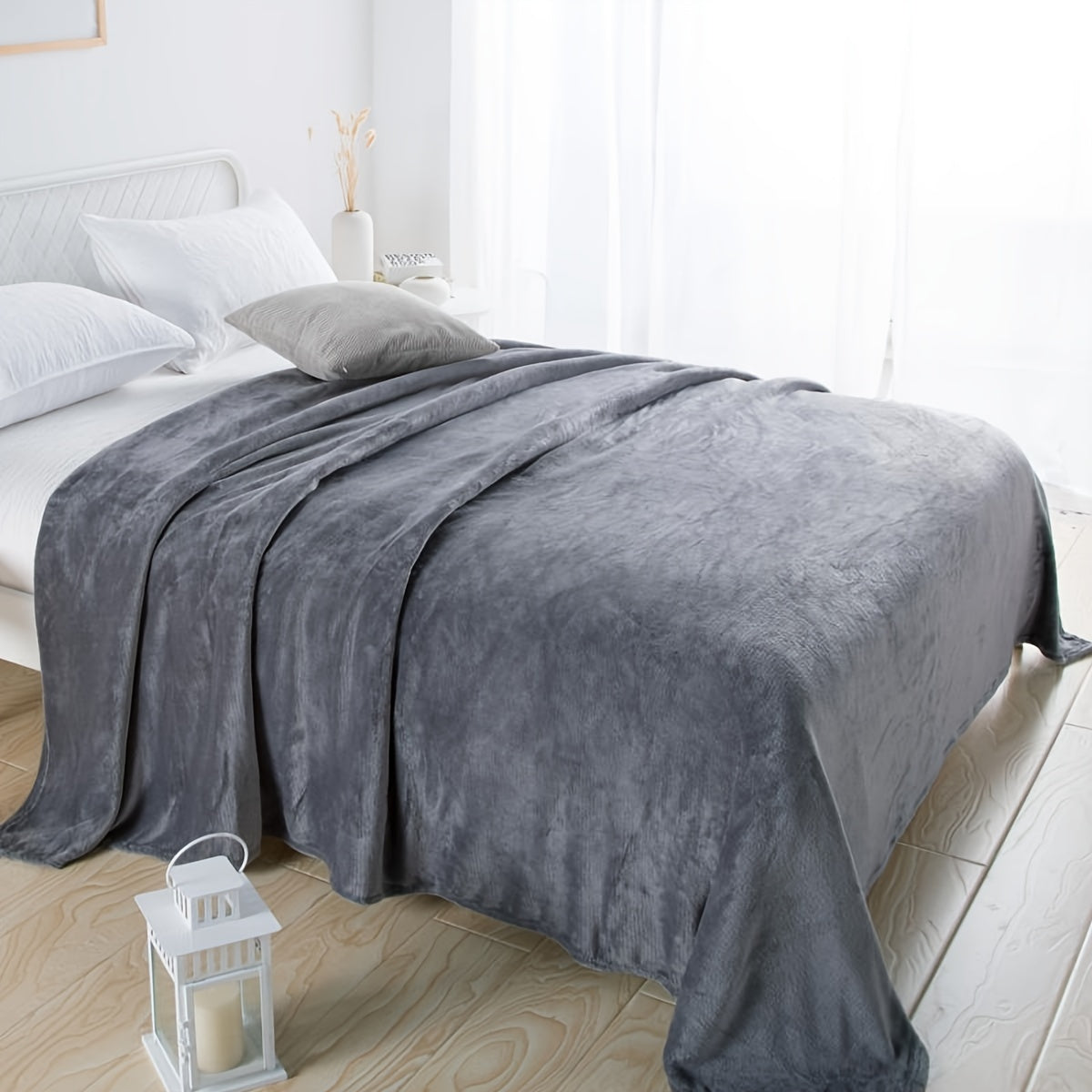 Flannel Blanket | Soft and warm - Ideal for couch, bed, office and travel - Suitable for all seasons