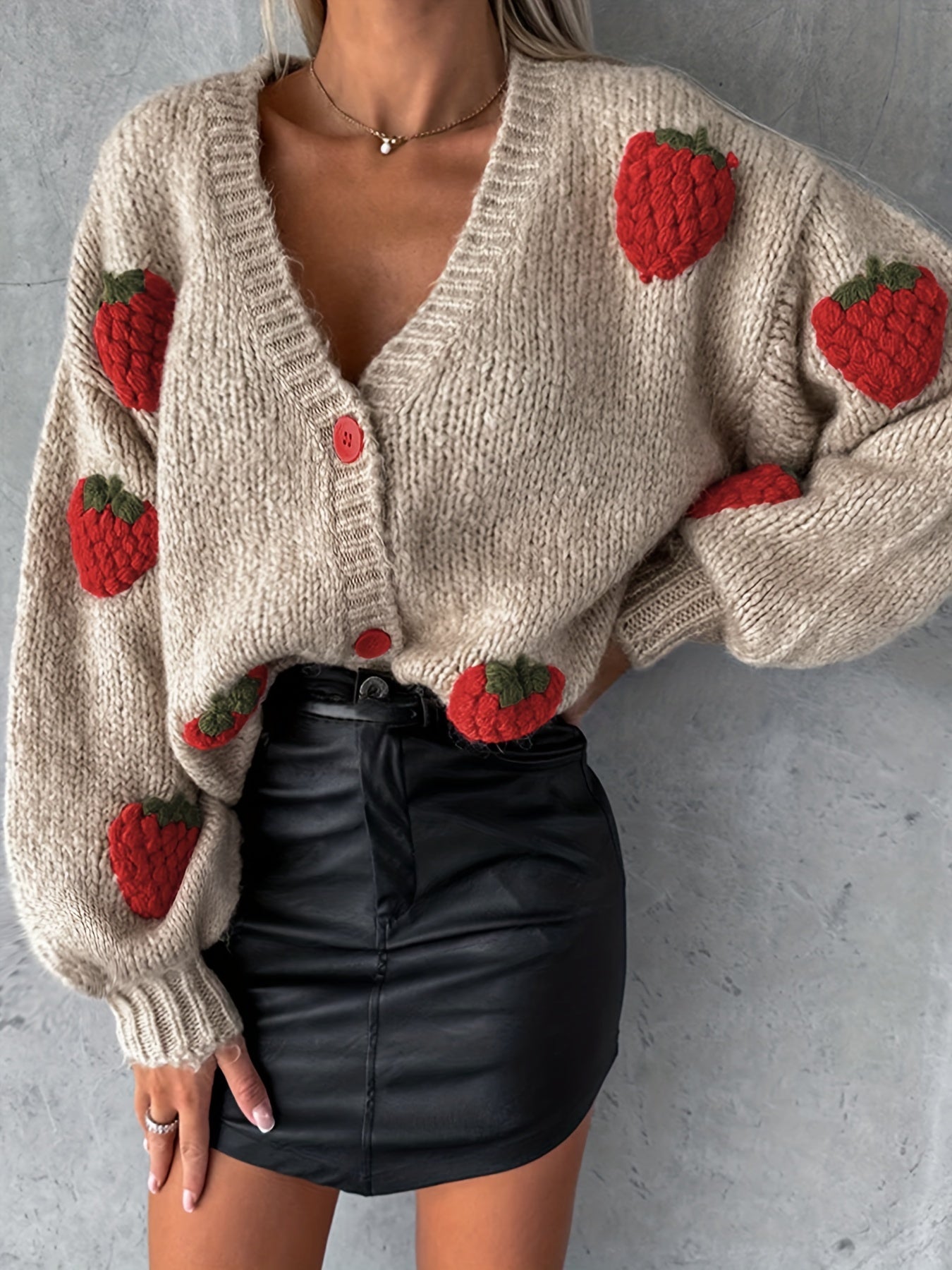 V-hals Dames trui | aardbei patroon - lange mouwen - herfst/winter