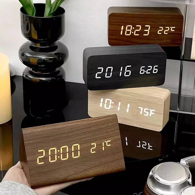 Alarm hout, digitale tafel, wekkertemperatuur, LED-tijdindicator voor kalender spraakcontrole bruin hout, rood rood, huisvesting 6 x 6 cm/ 2,36 x 2,36 x 2,36 inch