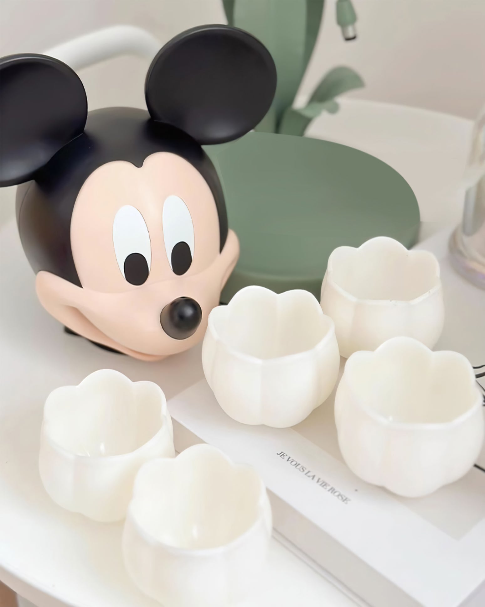 Bell Orchid Table Lamp