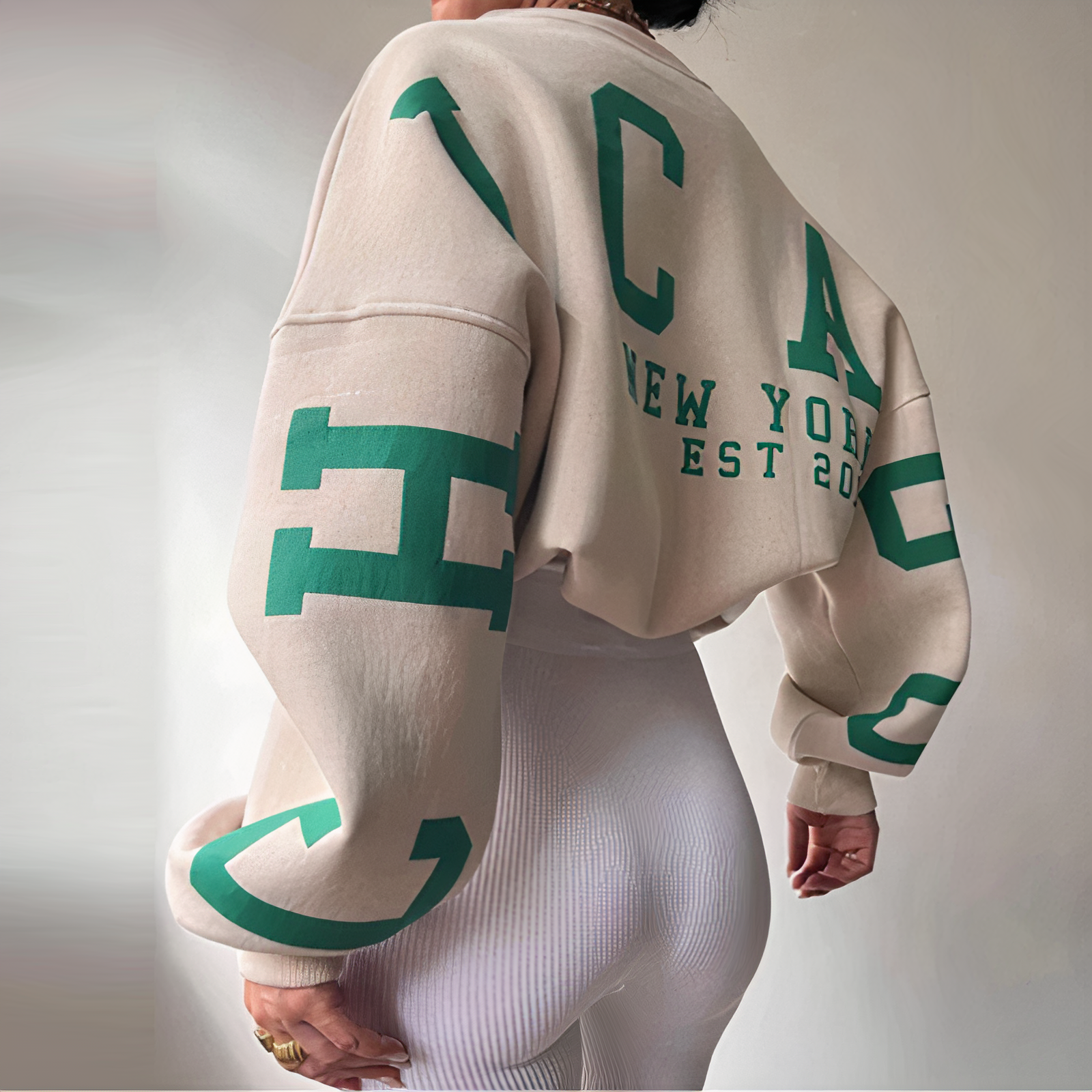 Clara - oversized klassieke wintertrui | Oversized comfortabele wintertrui voor dames | Tijdloze stijlvolle pullover | Perfect voor casual en chique outfits | Hoge kwaliteit en duurzaam | Elegant ontwerp en vrijheid bewegingsvrijheid