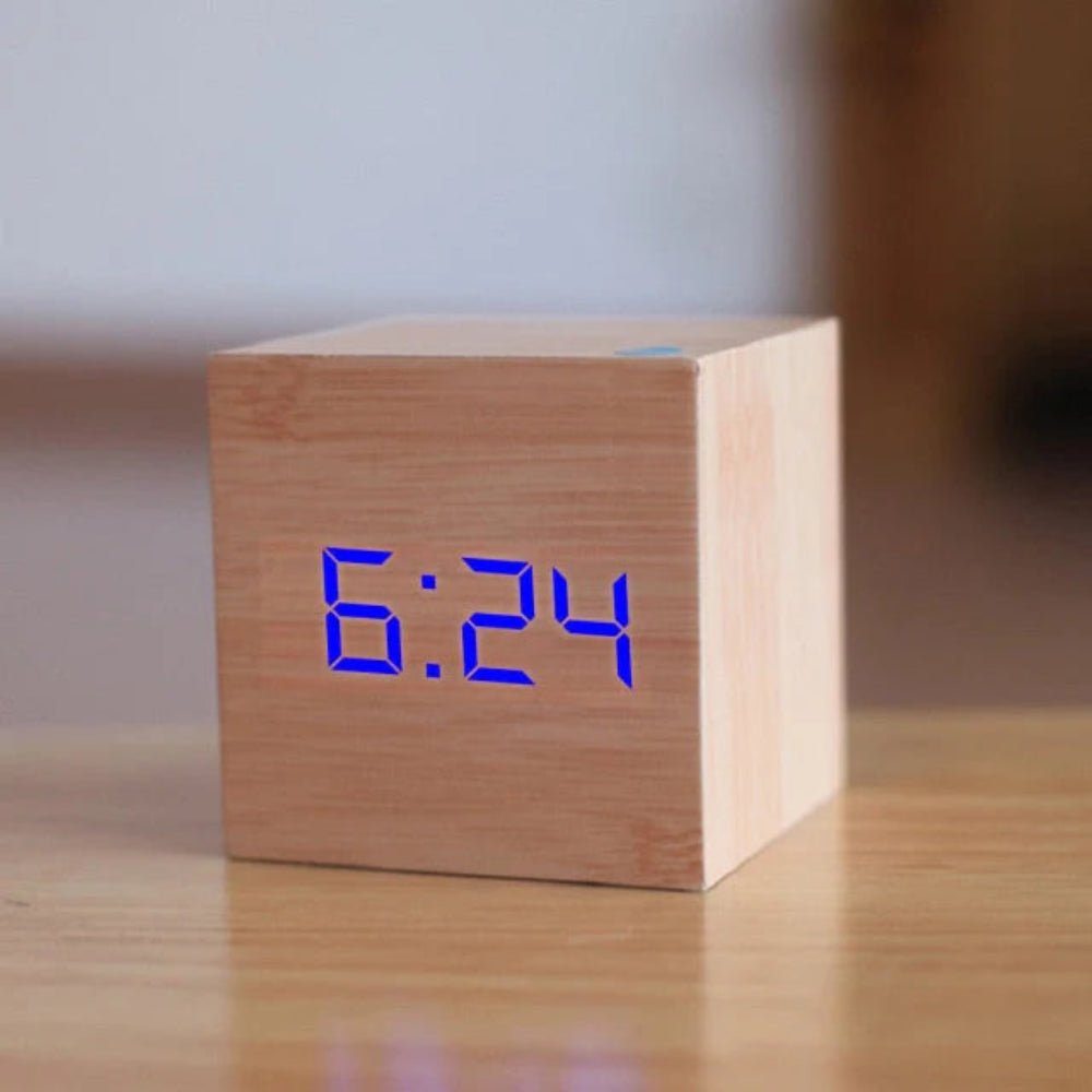 Minimalistische Digitale Wekker met Tijd, Datum en Temperatuur – Compacte Kubusvorm met Verstelbare Helderheid