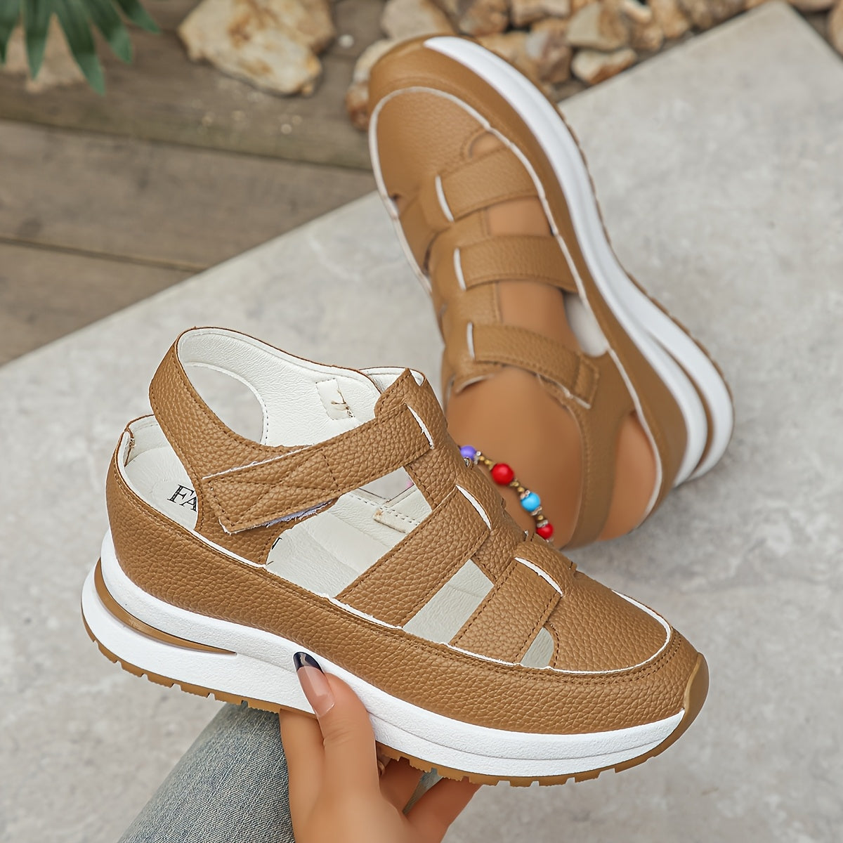 Platformsandalen – Klittenbandjes & Gewatteerde Zool
