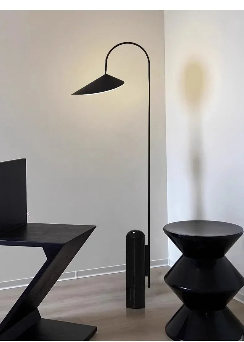 Nordic Arum | Minimalistische Design Vloerlamp met Marmeren Basis | Scandinavisch design vloerlamp | Dimbare LED verlichting | Luxe marmeren voet | Energiezuinig | Moderne elegante stijl | Vloerverlichting voor woonkamer slaapkamer