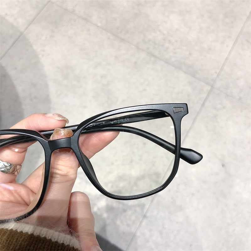 GlowStride - Bijziende Dioptrie Bril | GlowStride Bril Voor Bijzienden Met Blauwlichtfilter | Lichtgewicht Kunststof Frame | Tijdloos Ontwerp | Verhoogd Visueel Comfort | Beschermende Lenzen