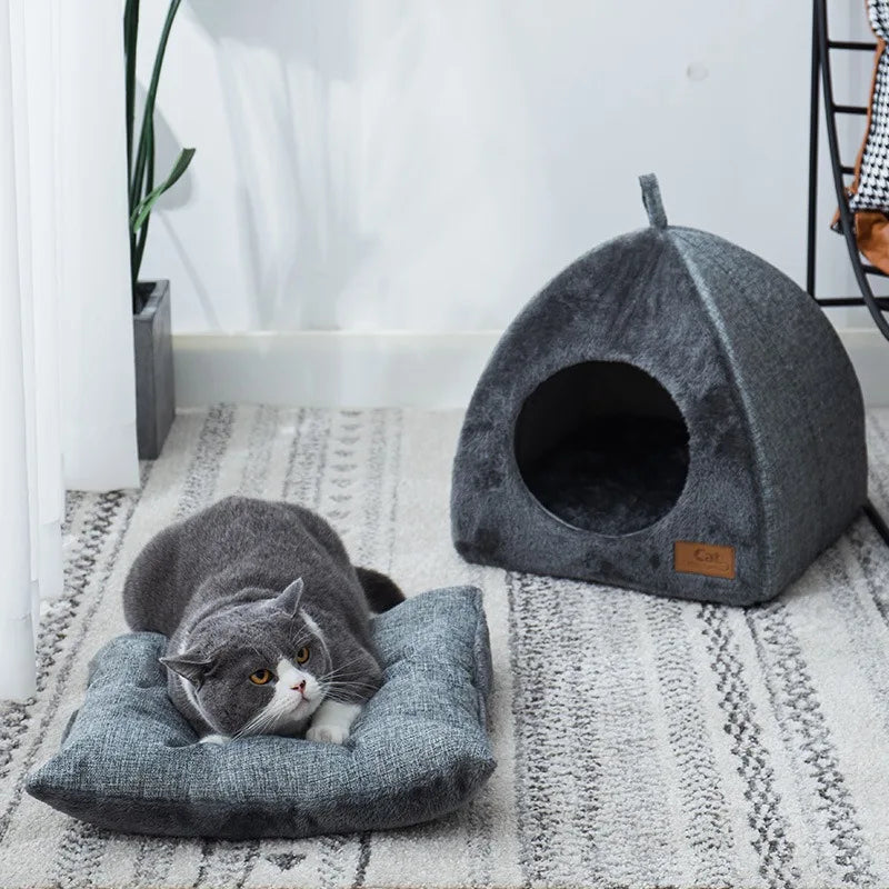 TriangelNest | Luxe Gesloten Kattenhuis voor Ultiem Warmte en Comfort