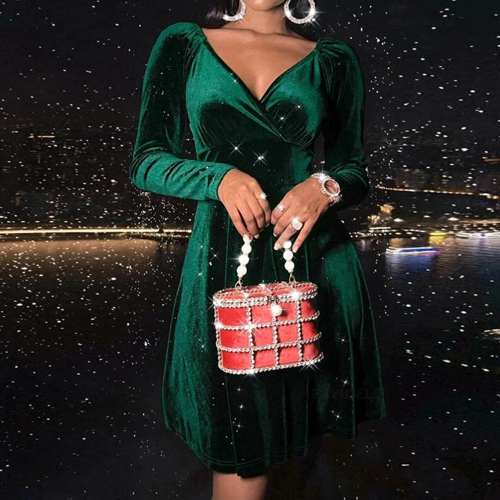 Lange A-lijn Jurk | Slimfit | Diepe Plunge Halslijn - Elegante Look - Ideaal voor Herfst en Feestdagen