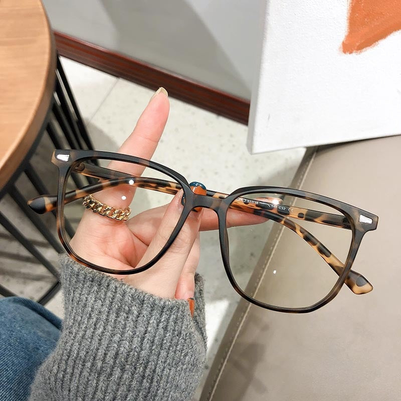 GlowStride - Bijziende Dioptrie Bril | GlowStride Bril Voor Bijzienden Met Blauwlichtfilter | Lichtgewicht Kunststof Frame | Tijdloos Ontwerp | Verhoogd Visueel Comfort | Beschermende Lenzen