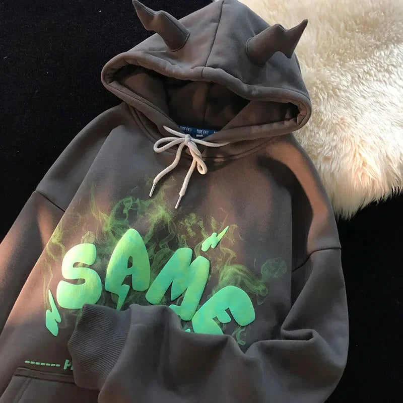 Bold Statement Hoodie | Losse Pasvorm | Grote Teksten - Luid en Trots, Straatwijs