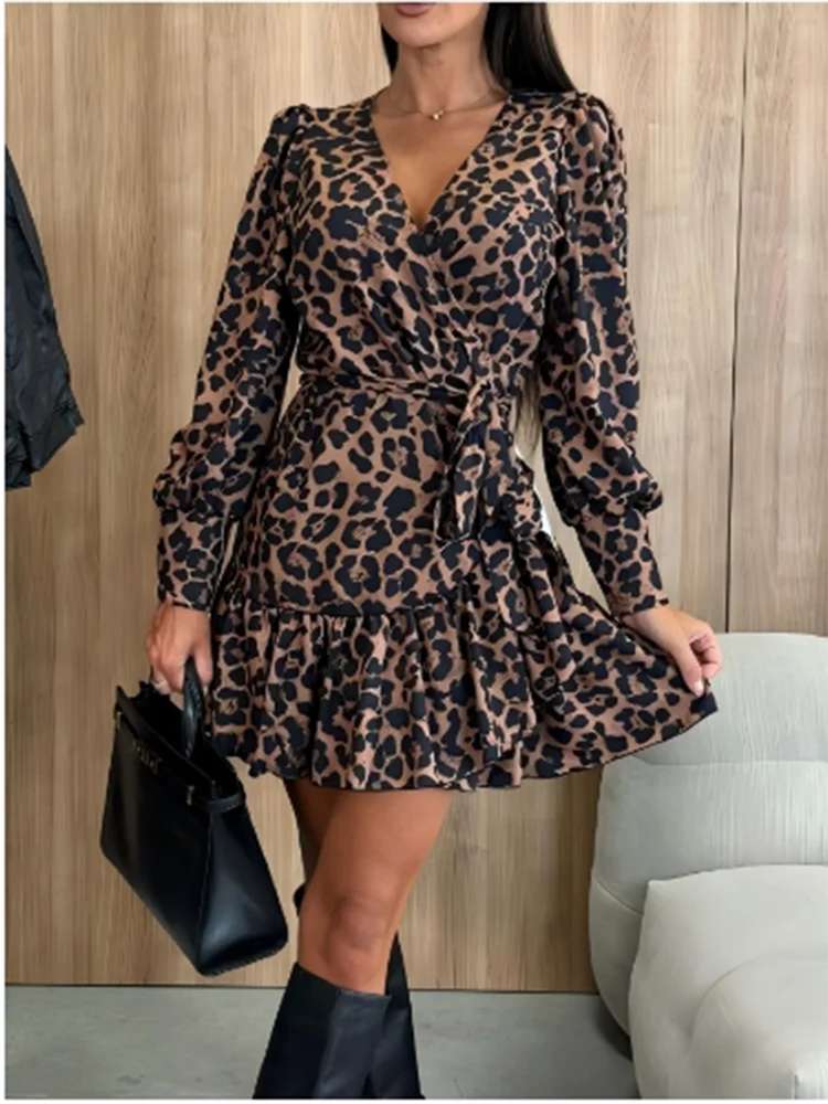 Luipaard Print Jurk | Slimfit | Bubbel Mouwen - Sexy V-hals - Voor Trendy Dagen en Avondlooks