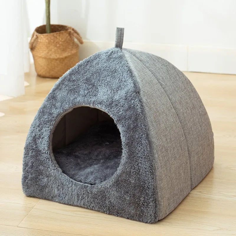 TriangelNest | Luxe Gesloten Kattenhuis voor Ultiem Warmte en Comfort
