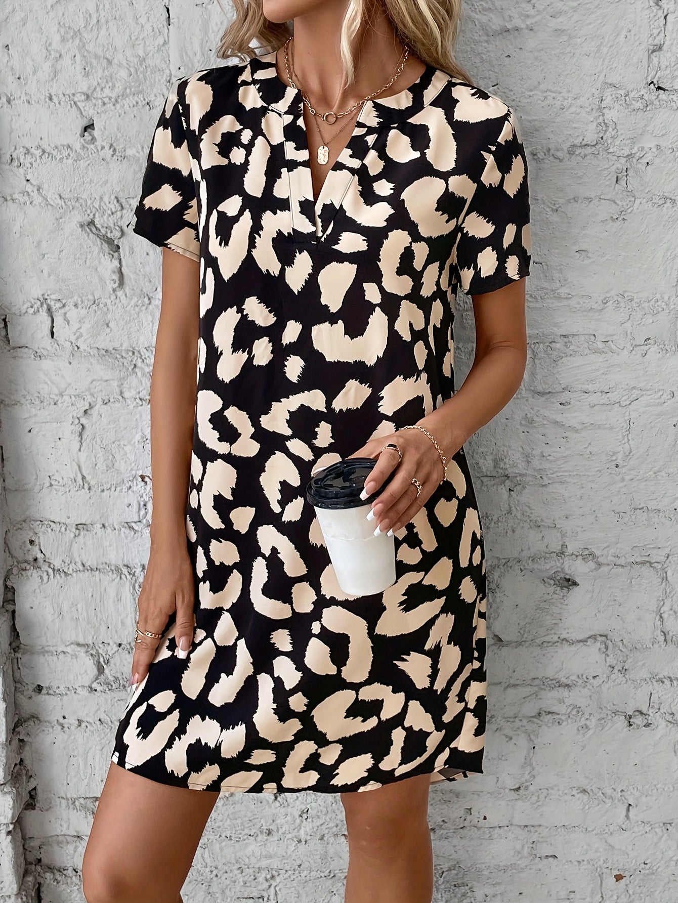 Visconte | Dames Jurk | Lichtgewicht stof, print design, casual vakantie jurk
