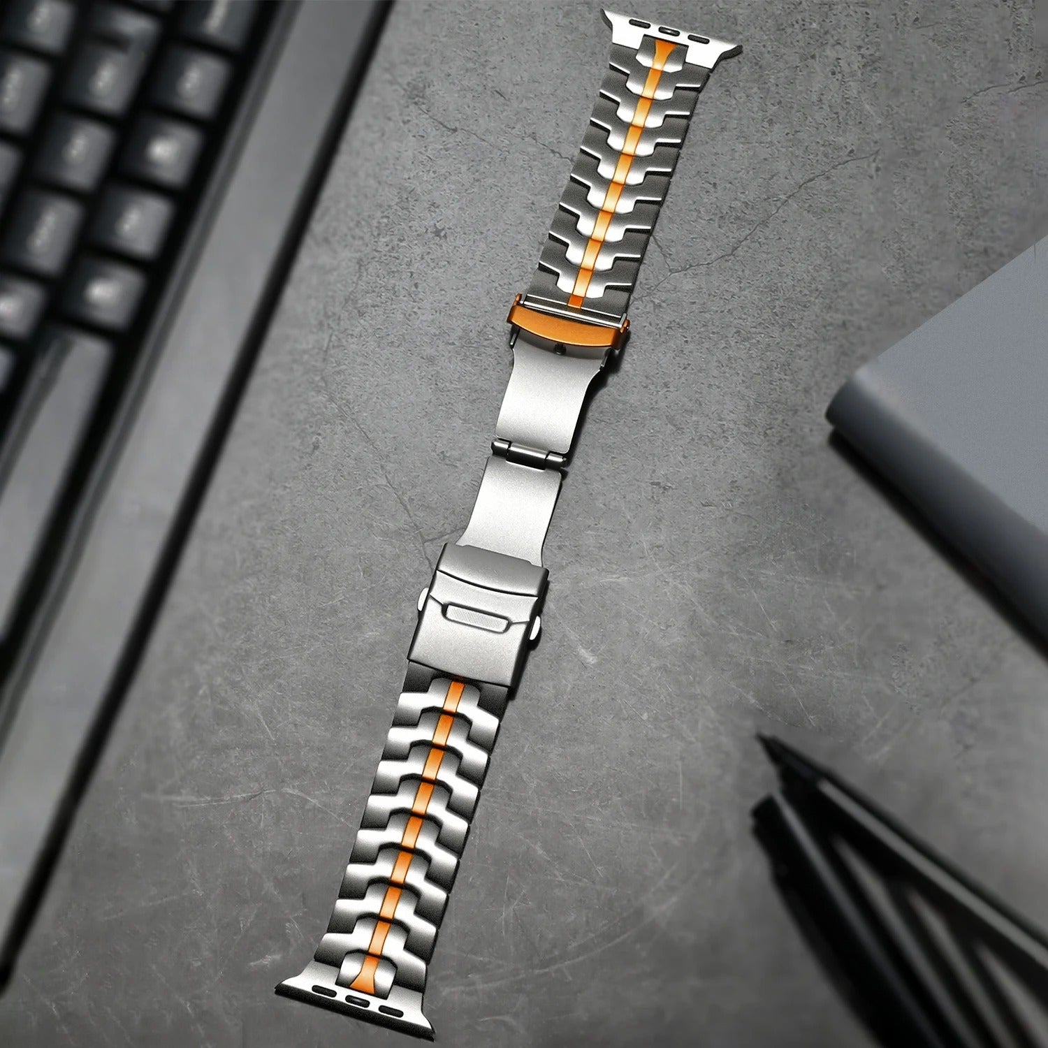 Kevanox Watch Band | Horlogebandjes | Titanium Apple Watch band met luxe uitstraling