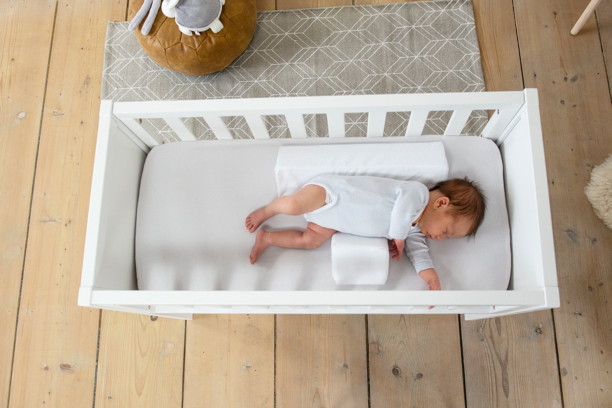 Baby Anti-Roll Kussen – Comfortabele 45° Slaappositie, gemakkelijk wasbaar