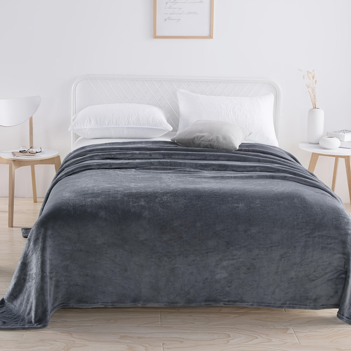 Flannel Blanket | Soft and warm - Ideal for couch, bed, office and travel - Suitable for all seasons