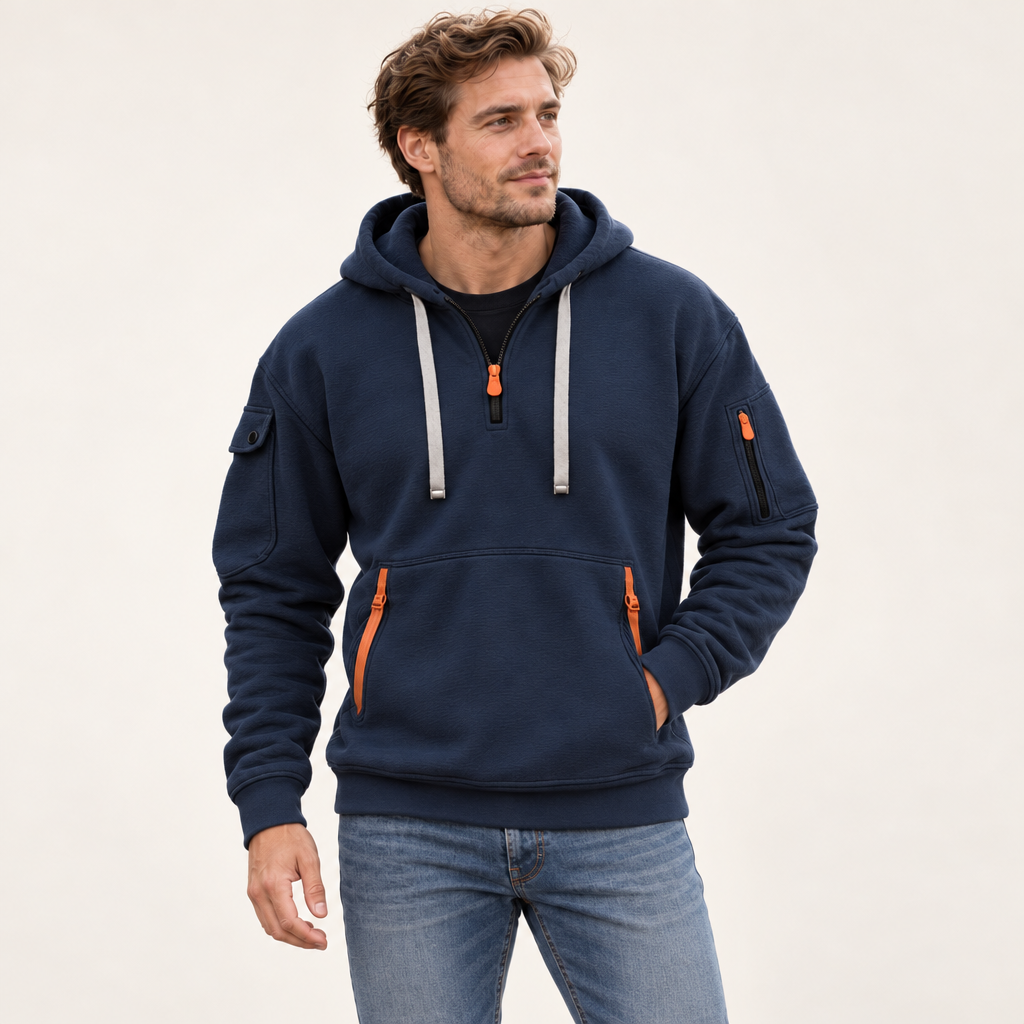 Northbay fleece hoodie op model in de studio