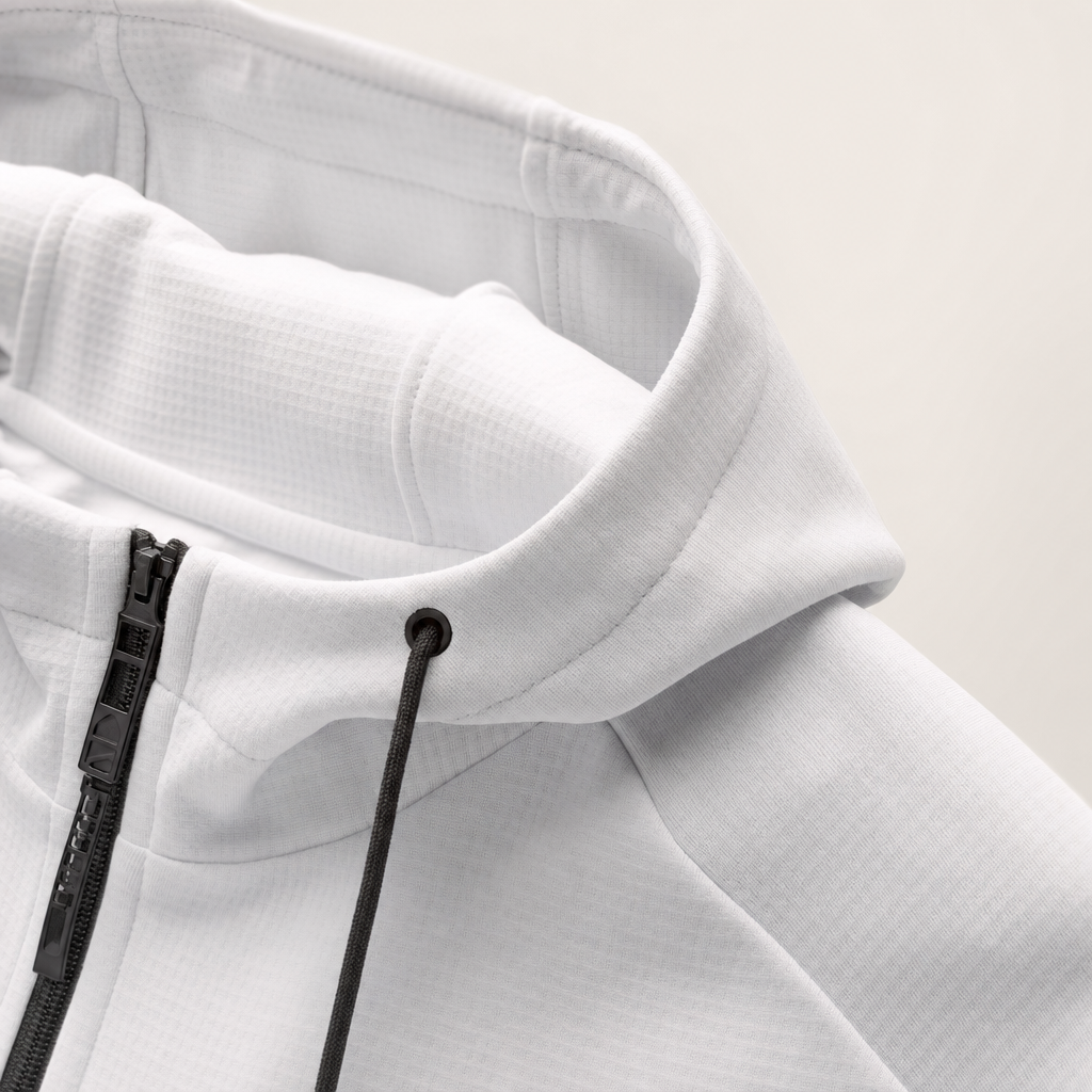 Close-up van de kraag en de ademende stof van het shirt