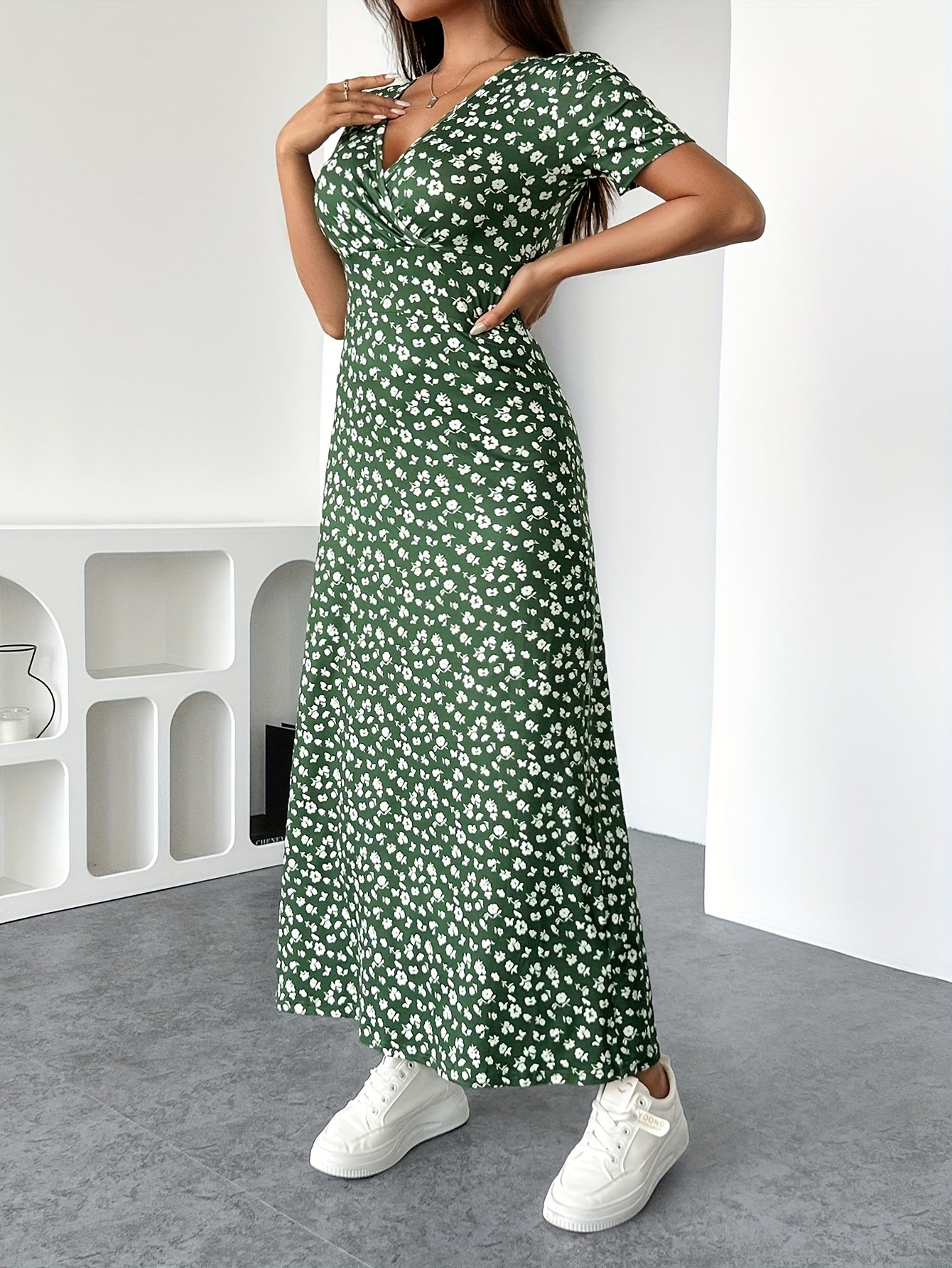 Visconte | Dames Jurk | Polyester, bloemenprint, V-hals, losse pasvorm, elegante zomer jurk