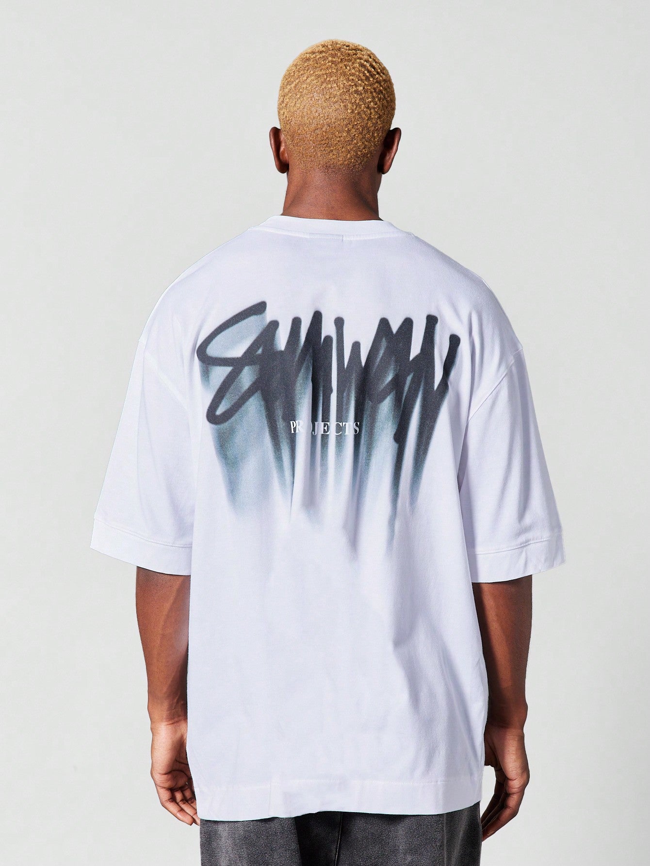 SUMWON Oversized Graffiti T-shirt | T-shirt | Casual herenshirt met kunstzinnige print