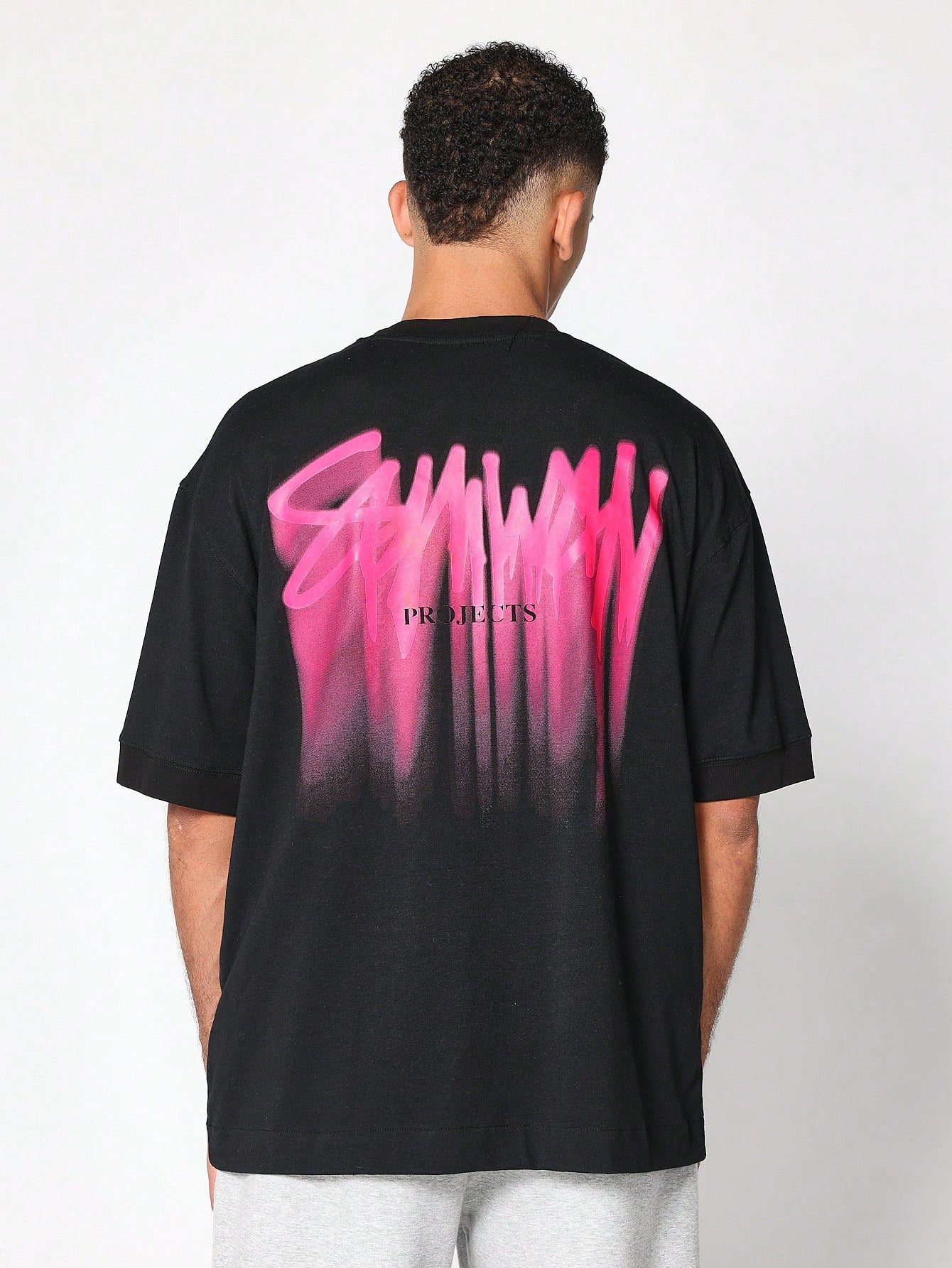 SUMWON Oversized Graffiti T-shirt | T-shirt | Casual herenshirt met kunstzinnige print