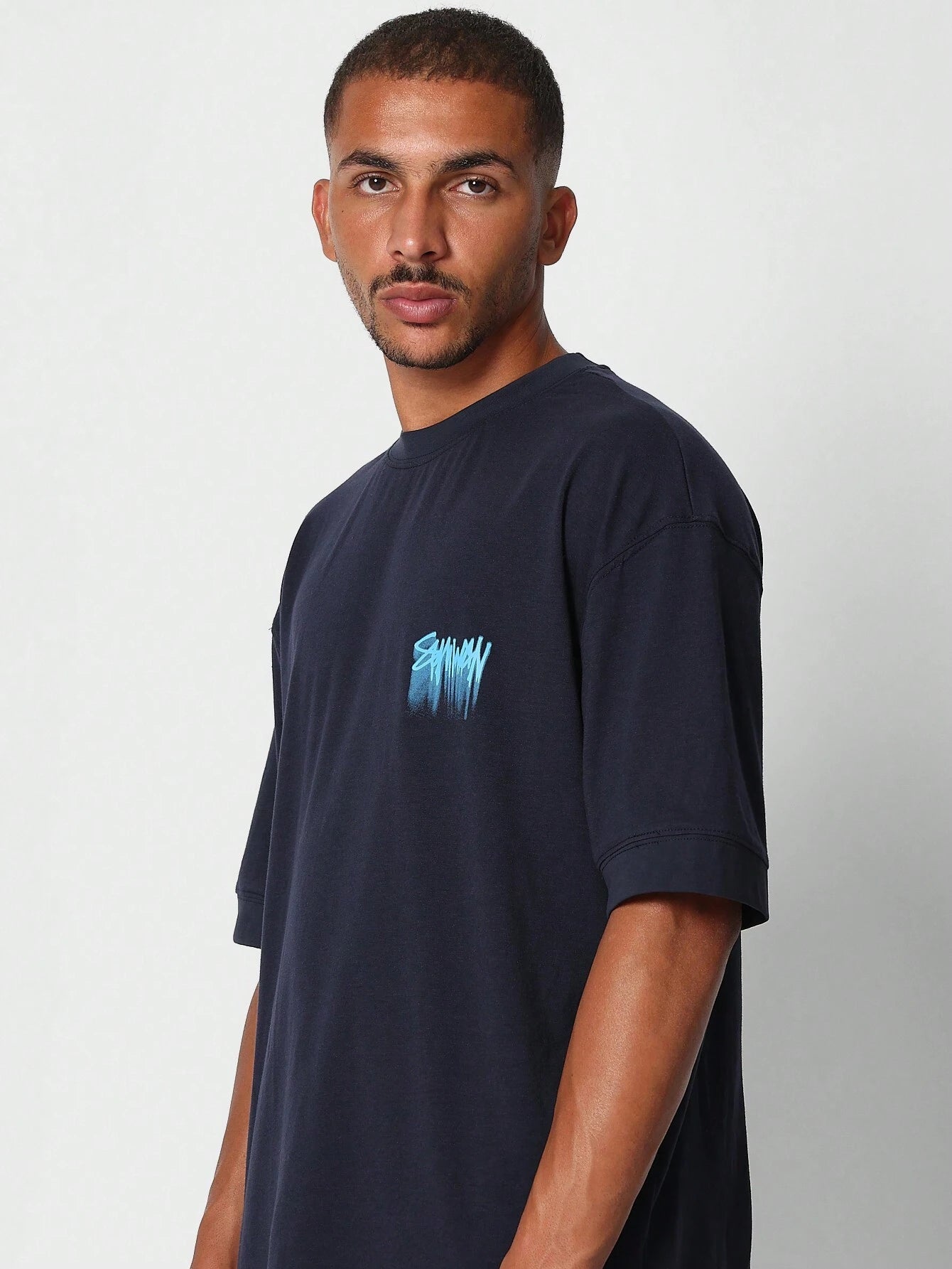 SUMWON Oversized Graffiti T-shirt | T-shirt | Casual herenshirt met kunstzinnige print