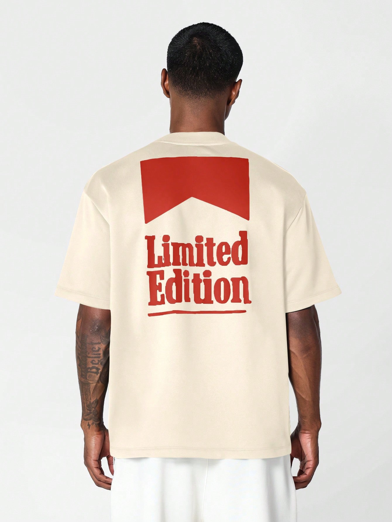 SUMWON Shirt Met Borduurwerk | T-shirt | Grafische voorkant met stijlvolle afwerking