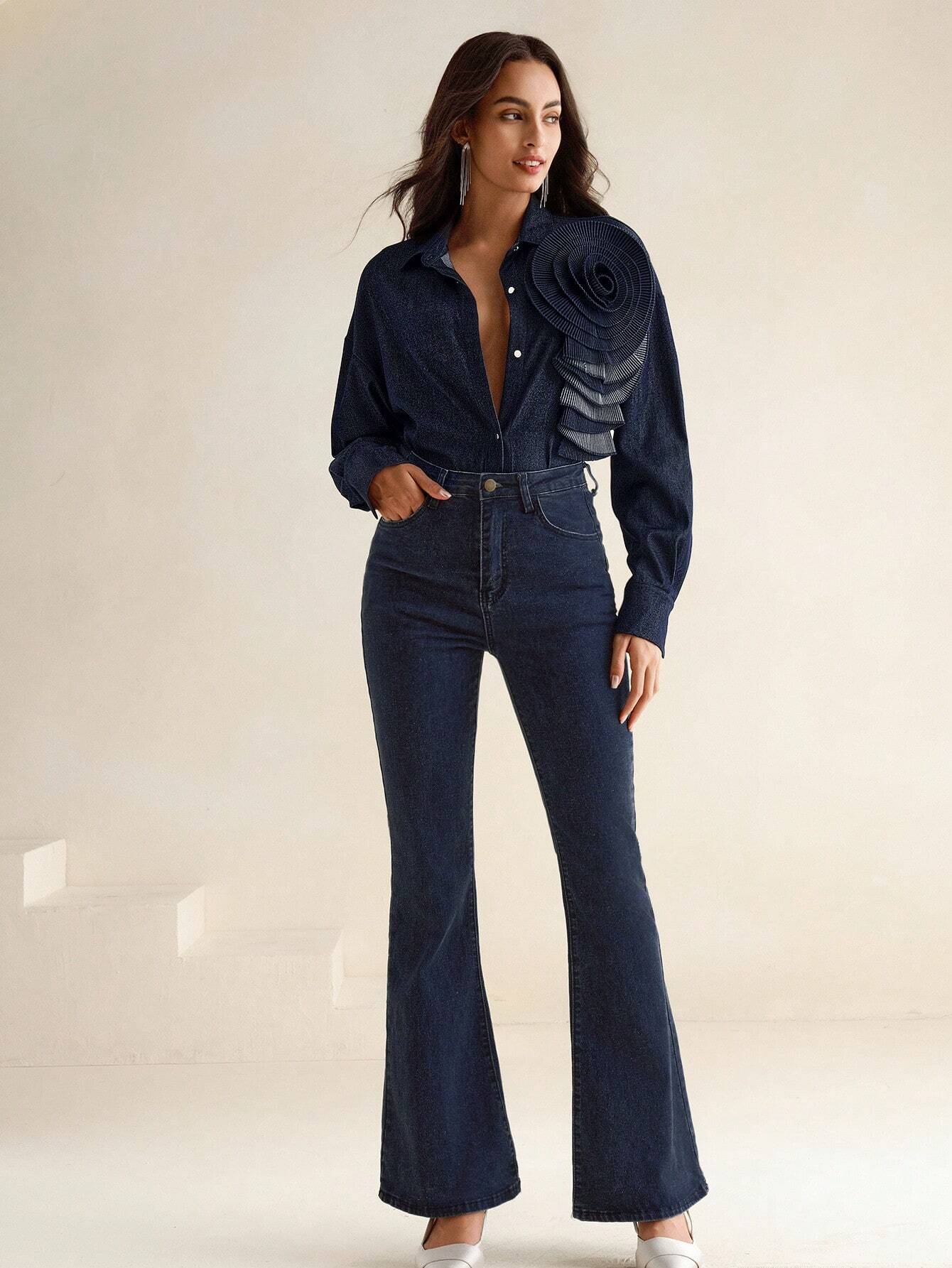 Denim Blouse met Bloem Detail | Damesblouses | Unieke en Artistieke Casual Outfit