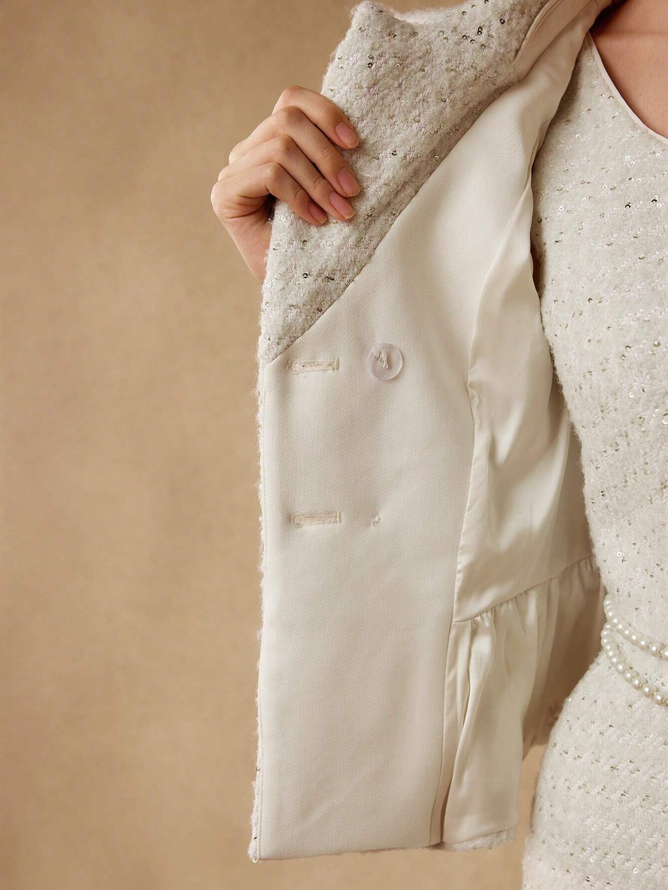 Elegante Tweedelige Set met Parel Details | Damespakken | Luxueuze en Stijlvolle Outfit voor Speciale Gelegenheden