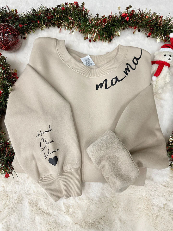 Embrace Hoodie | Te personaliseren met namen op de mouw