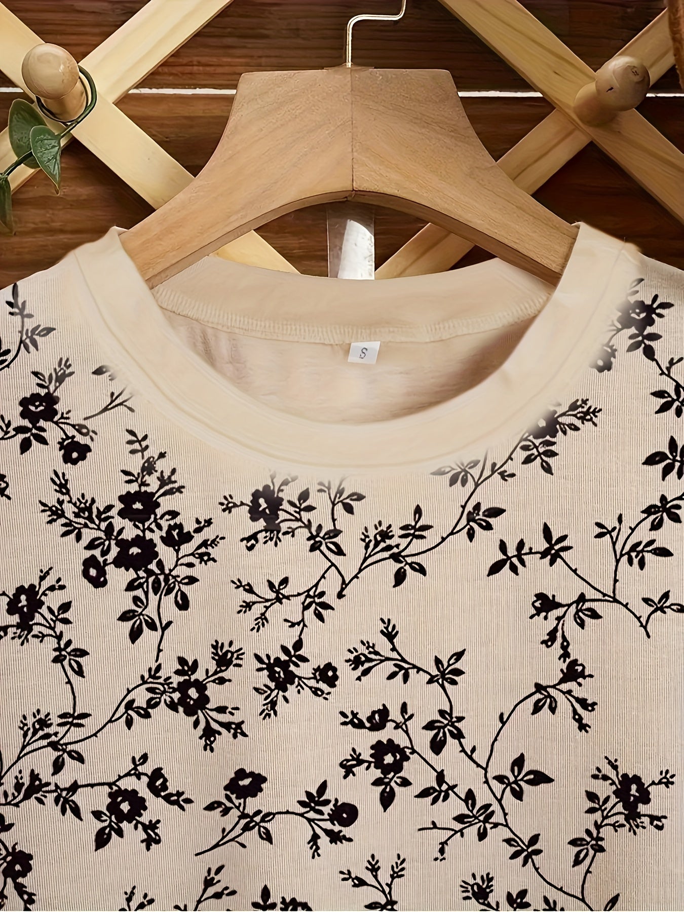 Florale Print T-shirt | Elegante Dames Top met Korte Mouwen - Stijlvol en Comfortabel