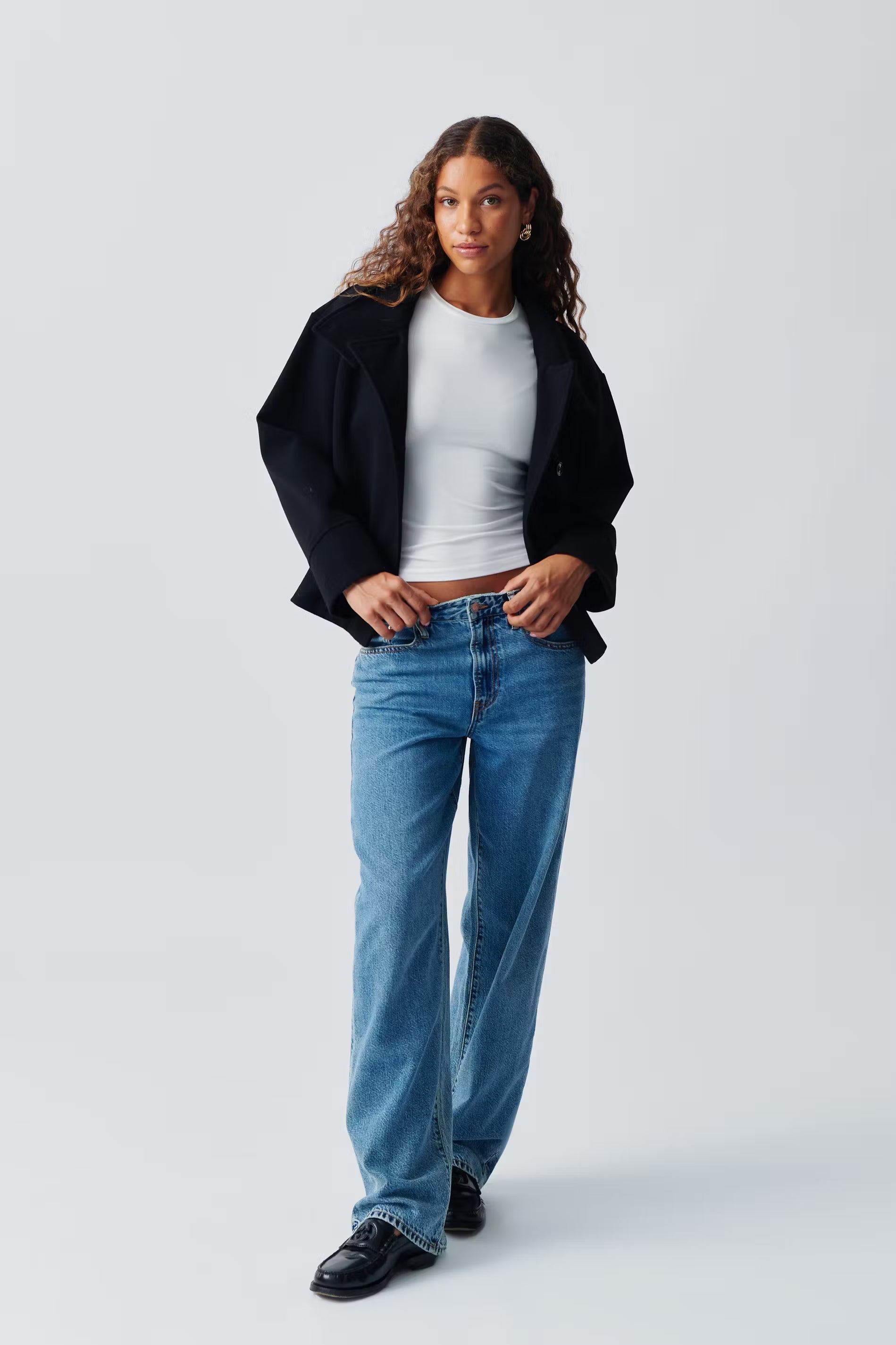 Norava | Korte Herfstjas met Kraag en Knoopsluiting