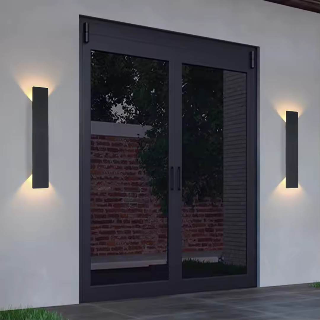 Xyrov | Weerbestendige LED Aluminium Buitenlamp | Modern Design | Energiezuinig | IP65 | Geschikt voor Tuin, Terras, Voordeur | Verkrijgbaar in Wit en Zwart | Duurzaam tegen Regen en Wind