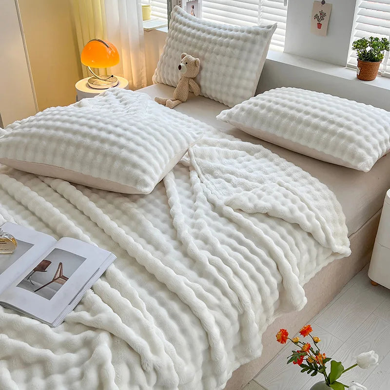 Cozyna Fleece Plaid met Bolletjesstructuur - Zachte Koraalfleece Deken voor Bank en Bed - Warme Knuffeldeken in 4 Maten en 4 Kleuren