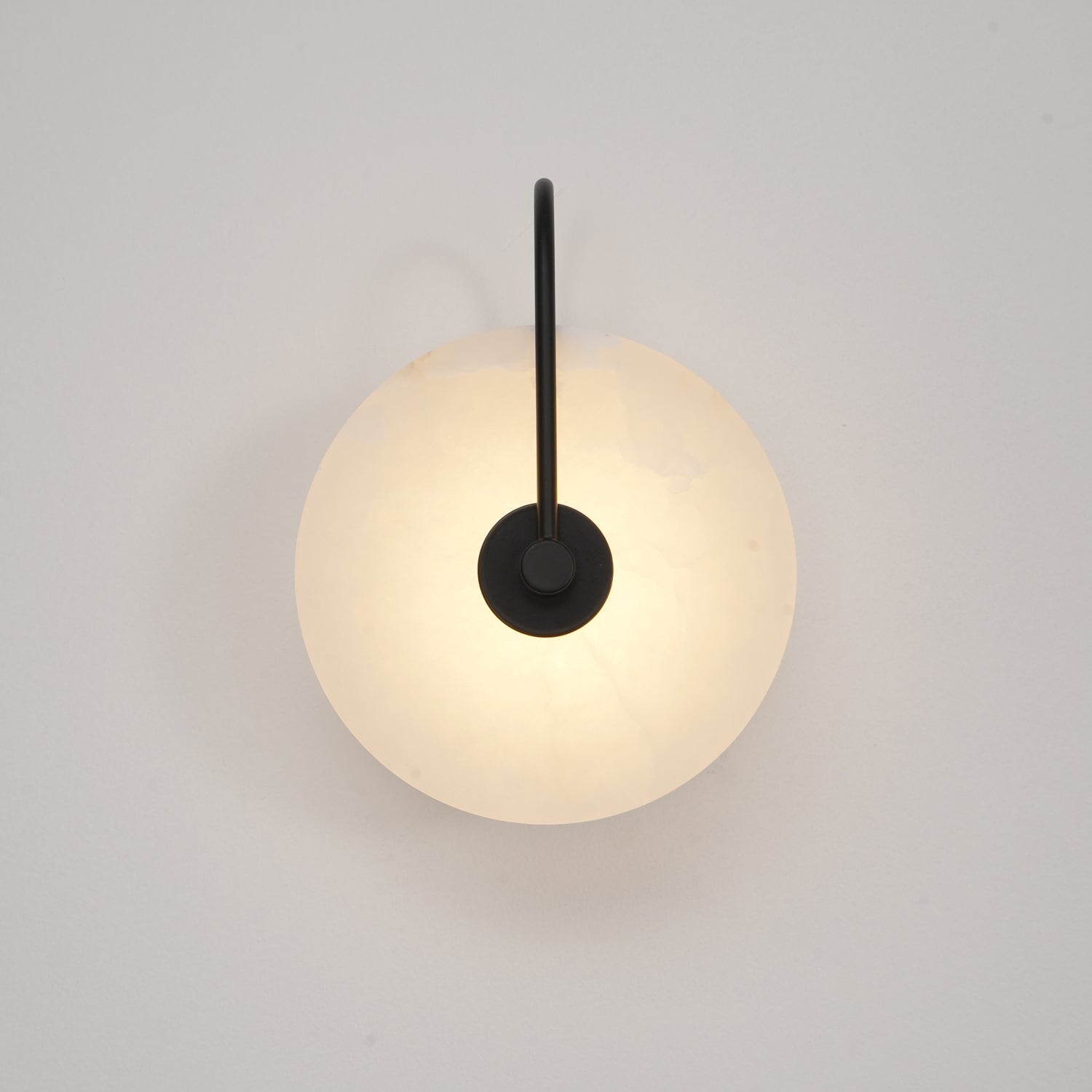 LuxeStone Light - Elegante LED-Wandlamp van Moderne Steen