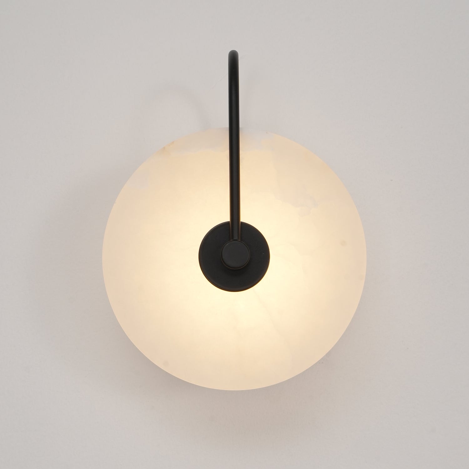 LuxeStone Light - Elegante LED-Wandlamp van Moderne Steen