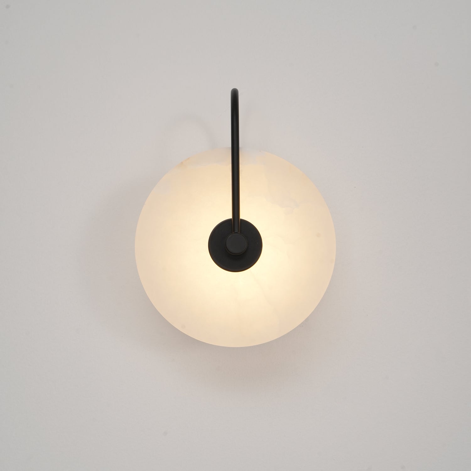 LuxeStone Light - Elegante LED-Wandlamp van Moderne Steen