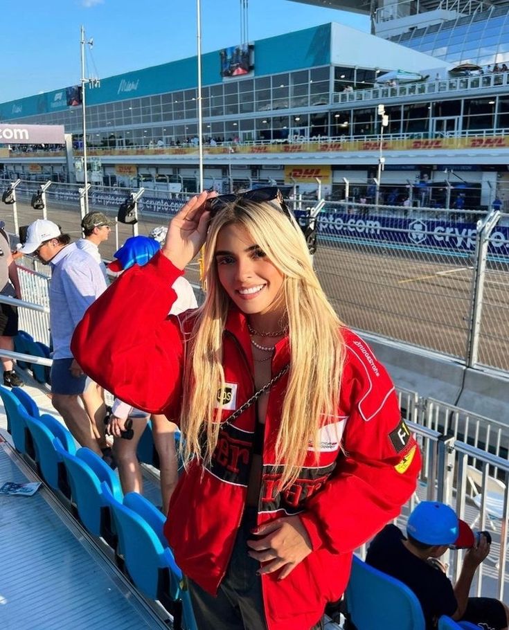Mia | Vintage Ferrari racerjack in duurzame materialen