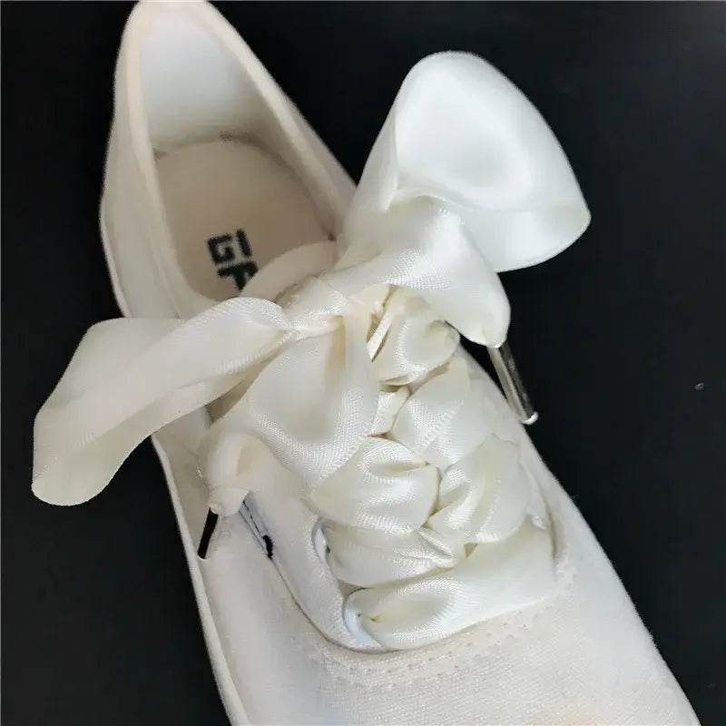Speciale Schoonveters om je Sneakers op te Pimpen! 5 Kleuren