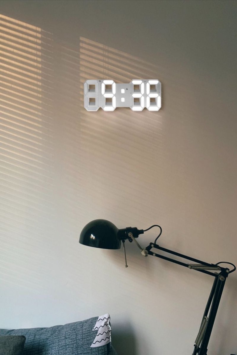 GlowTime 3D LED Wandklok – Stijlvolle Digitale Klok met Instelbare Verlichting