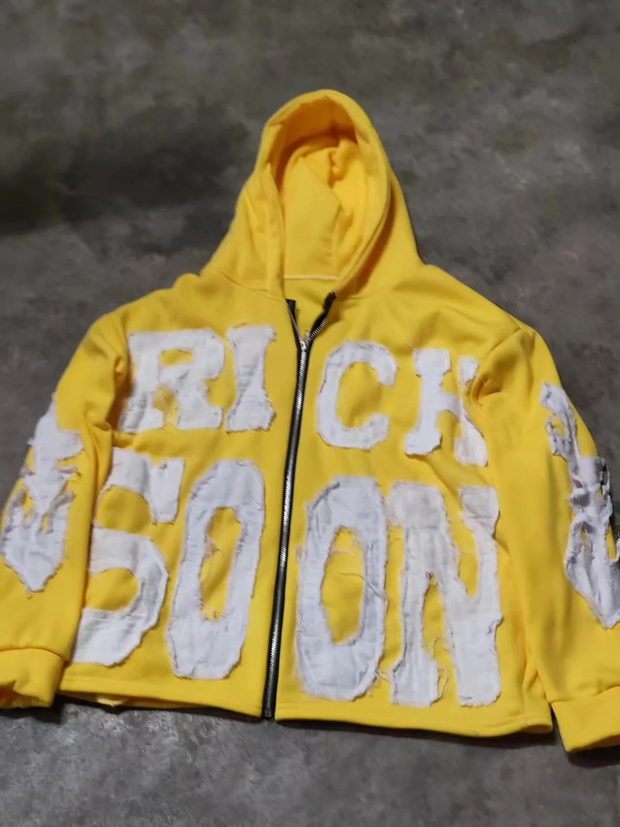 Bold Statement Hoodie | Losse Pasvorm | Grote Teksten - Luid en Trots, Straatwijs
