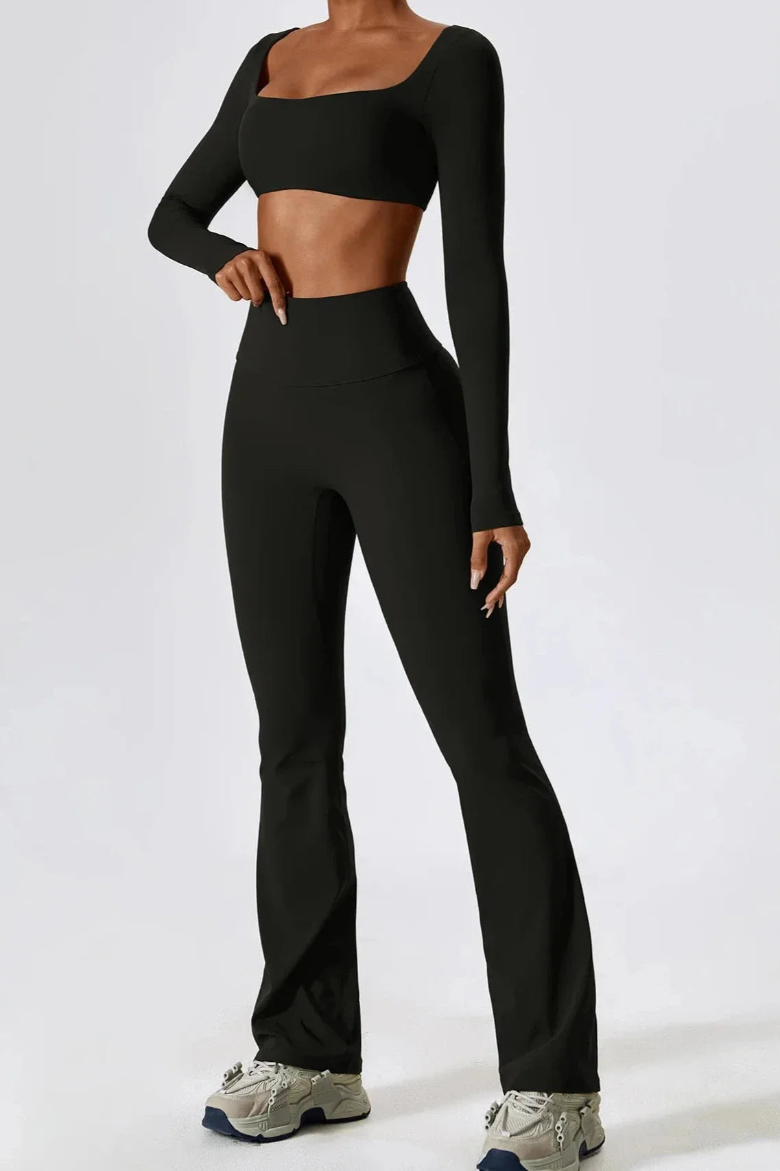 SENNA | Set van flared legging en lange mouw crop top