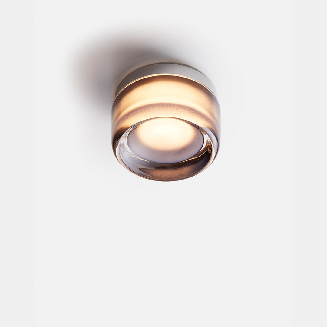 Nomeva | Moderne wandlamp met kuiltjestextuur | Hoogwaardig metaal | Energiezuinige LED | Verkrijgbaar in Amber, Rook, Wit | Eenvoudige installatie | 13,7x7 cm | Voor woonkamer, slaapkamer, gang