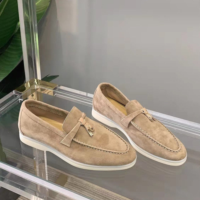 Selin | Suede Dames Loafers | Tijdloze Elegantie | Zachte Luxe Voering | Verkrijgbaar in Zwart, Beige, Abrikoos | Geschikt voor Formele en Casual Gelegenheden | Hoogwaardig Materiaal | Comfortabele Pasvorm | Maten 35-43