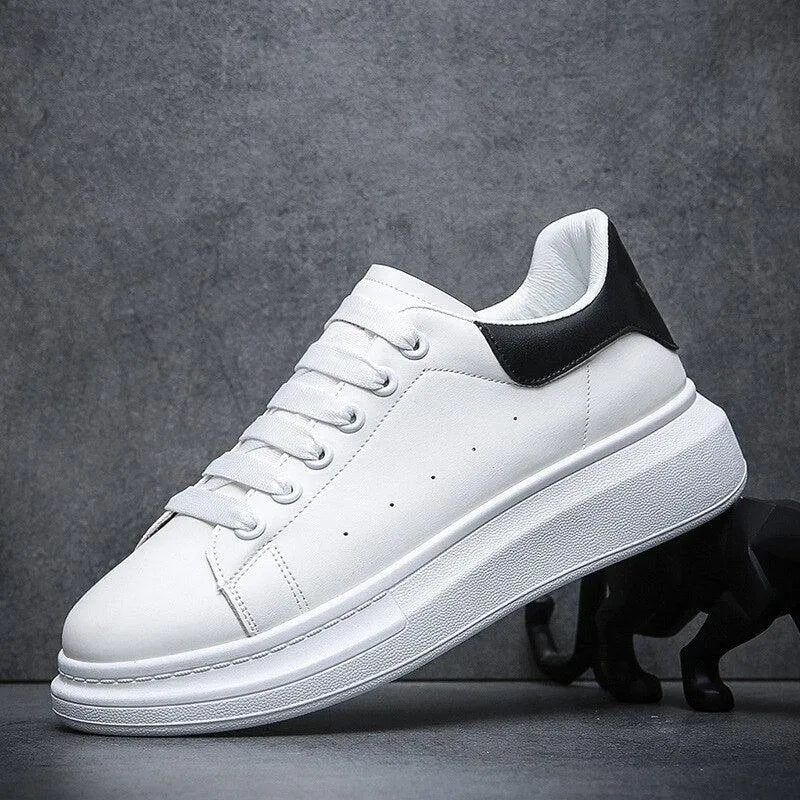 Zwarte Hoge Heren Sneakers met Witte Details Zwarte Hoge Heren Sneakers met Witte Details